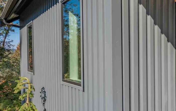 aluminum siding on a residential apartment building